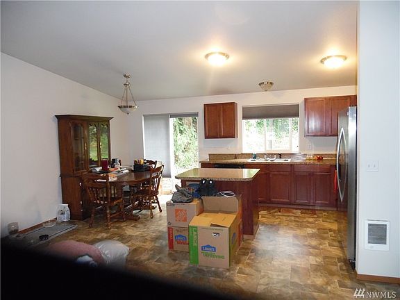 4th image of 11306 202nd Ave E