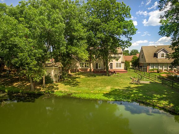 4th image of 1400 Lakeview Dr