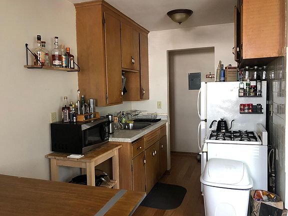 4th image of 1015 W 26th St #1