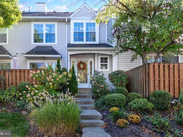 9308 Sheffield Dr, Yardley, PA 19067