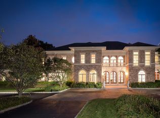 12 Apple Tree Ln, Saint Louis, MO 63124