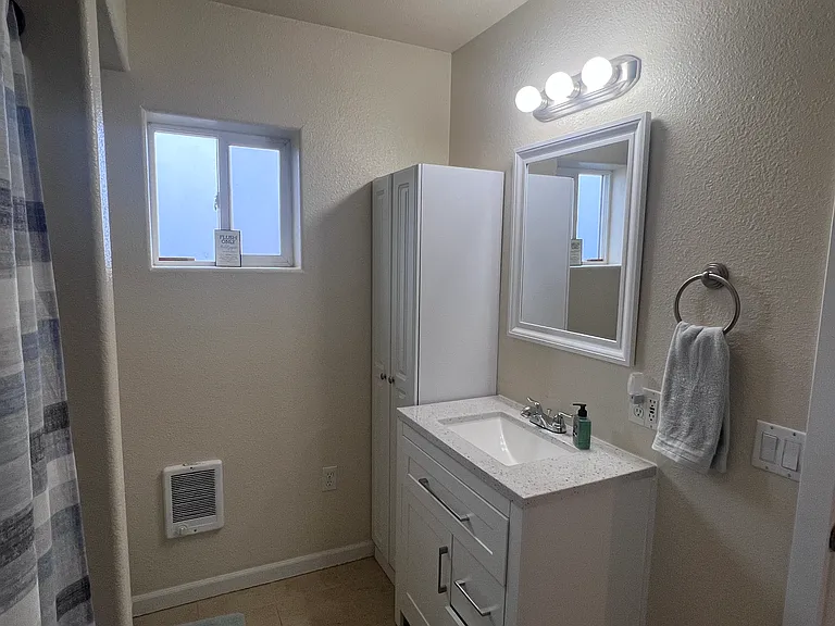 1661 Paint St #1 — Photo 6