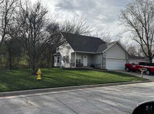 3157 S Lakeside Ave, Springfield, MO 65804
