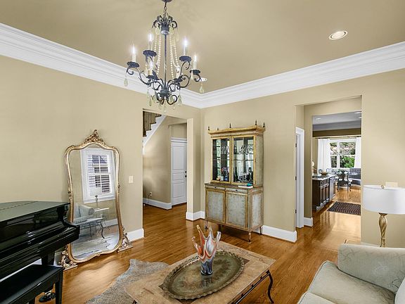 4th image of 706 Hampden Place Cir