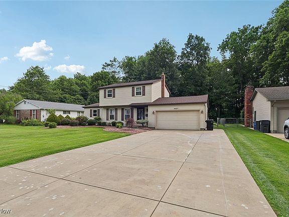 2nd image of 4427 Aspen Dr
