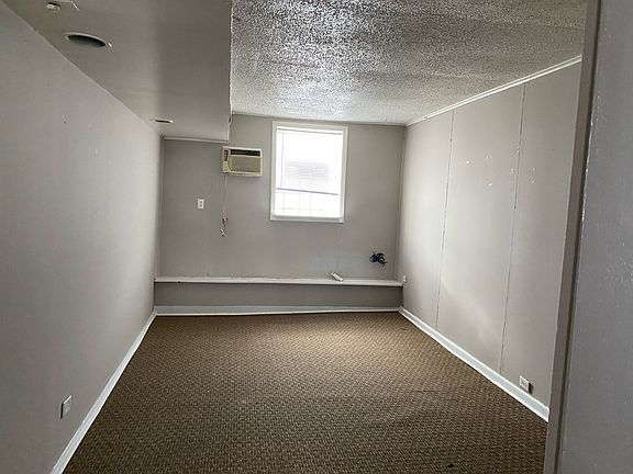 4th image of 4214 Tod Ave