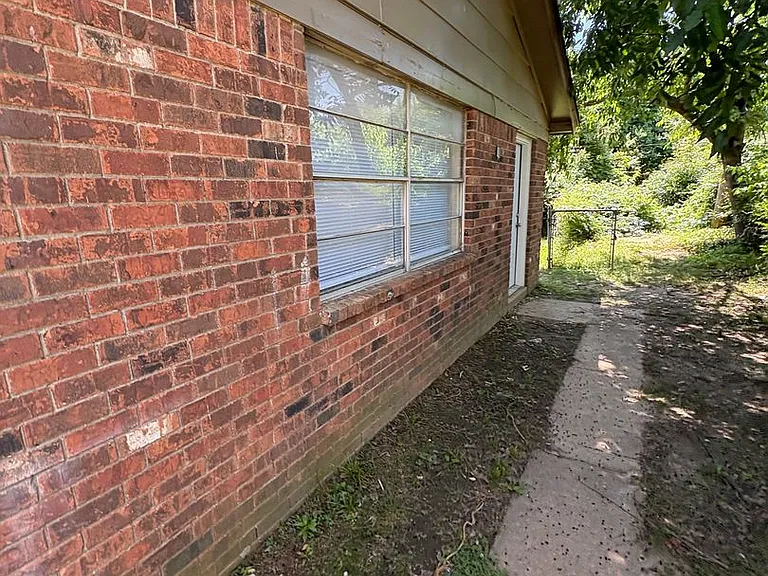 3385 Barbwood Dr — Photo 32