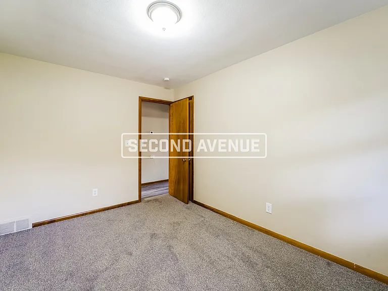 465 Willow Ave — Photo 17