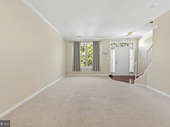 4th image of 8619 Willow Leaf Ln