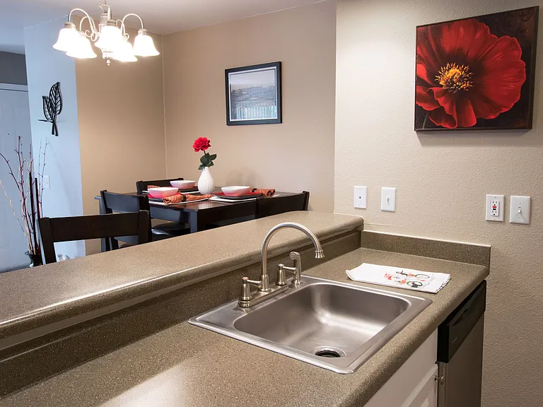 Miramont Apartments — Photo 35