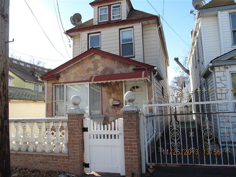 2nd image of 10762 128th St
