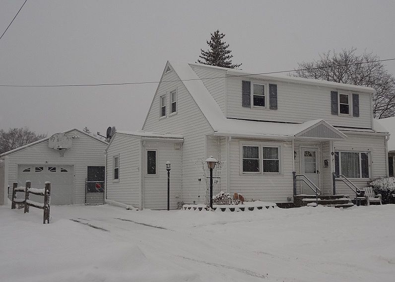 1st image of 18 Yong St
