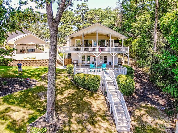 4th image of 4474 Lake Dr