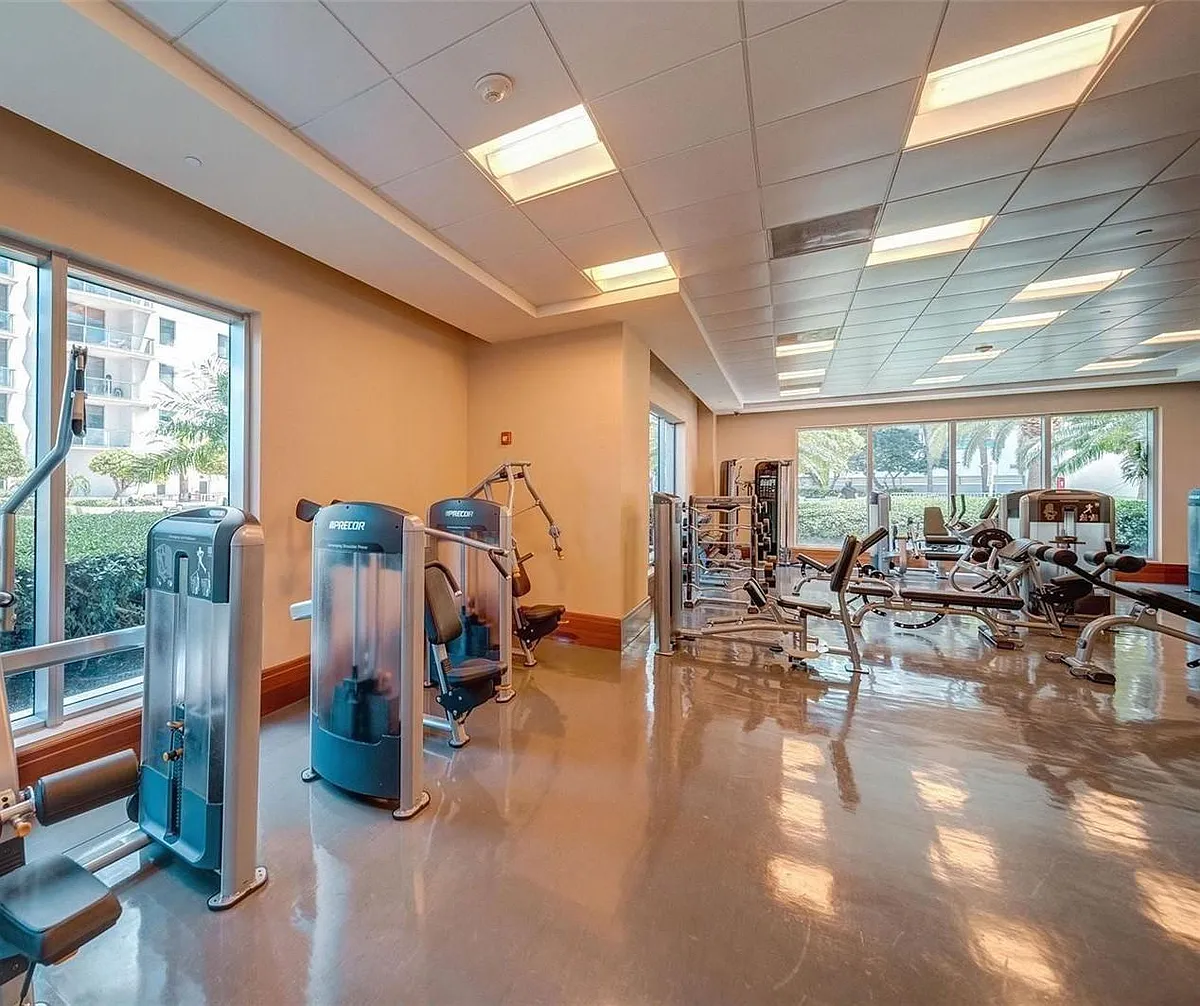 Building Photo - 1060 Brickell Ave #1307