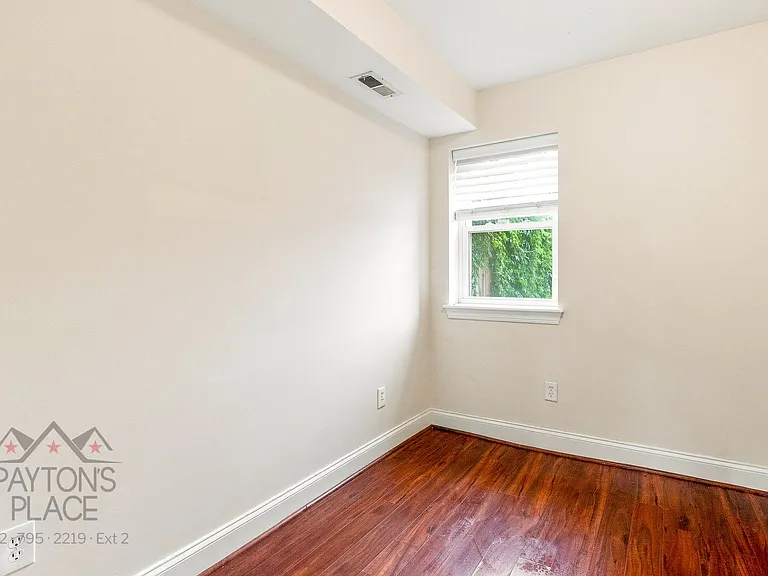 2024 Naylor Rd SE — Photo 2