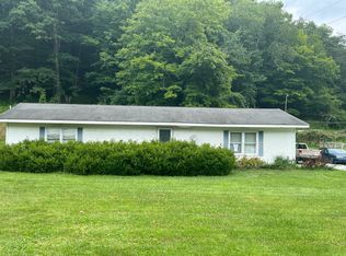 4486 Midway Rd, Yawkey, WV 25573