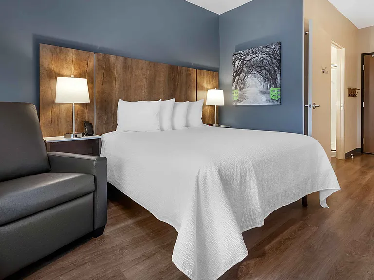 Studio Suite - 1 Queen Bed