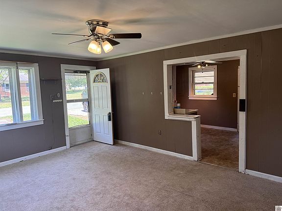 4th image of 309 Irvan St