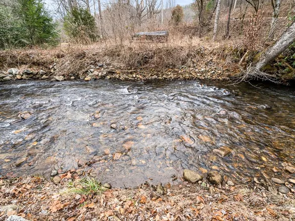 78 Hideaway Cv, Hayesville, NC 28904