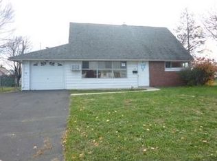106 Cobalt Ridge Dr N, Levittown, PA 19057