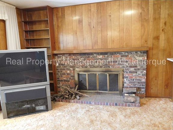 3rd image of 512 Golden Meadow Dr NW