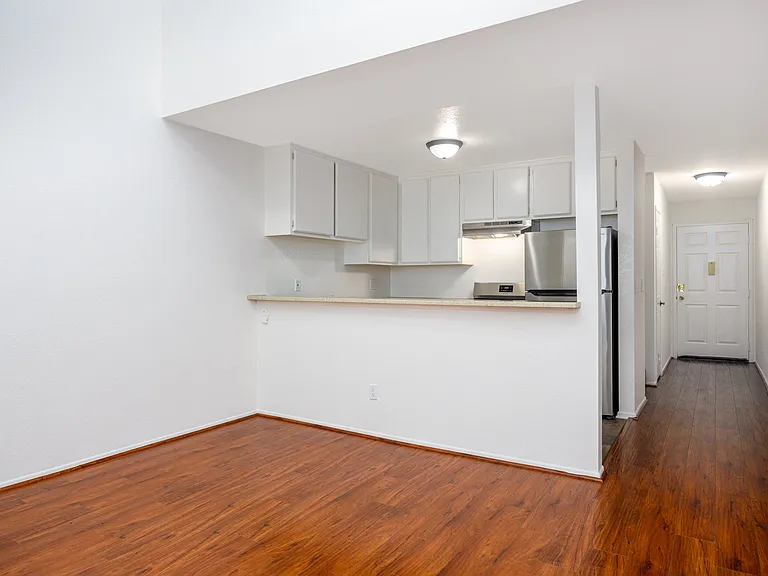 Reno Apartments — Photo 15