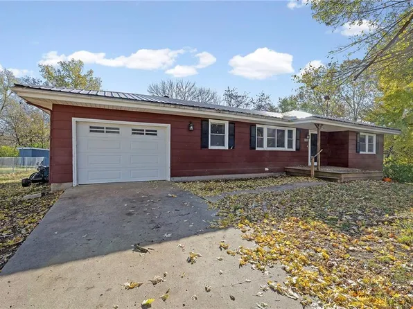 1327 S Mulberry St, Ottawa, KS 66067