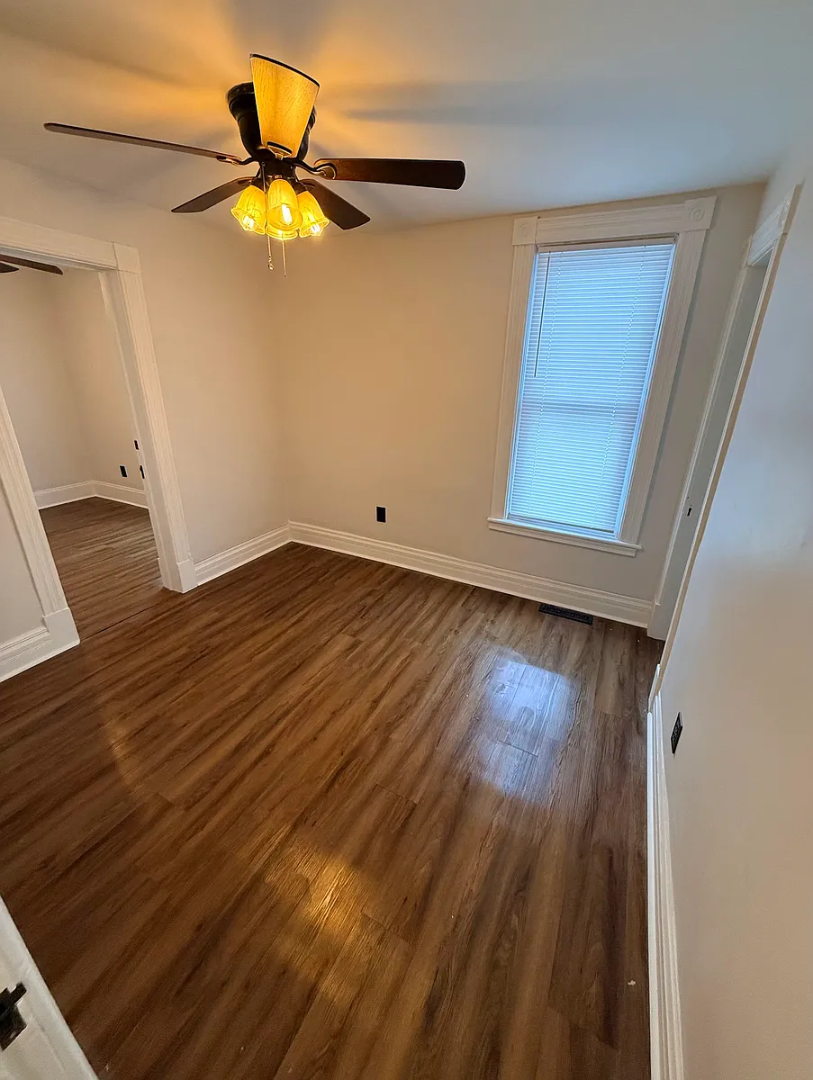 Building Photo - 2115 Guilderland Ave #2