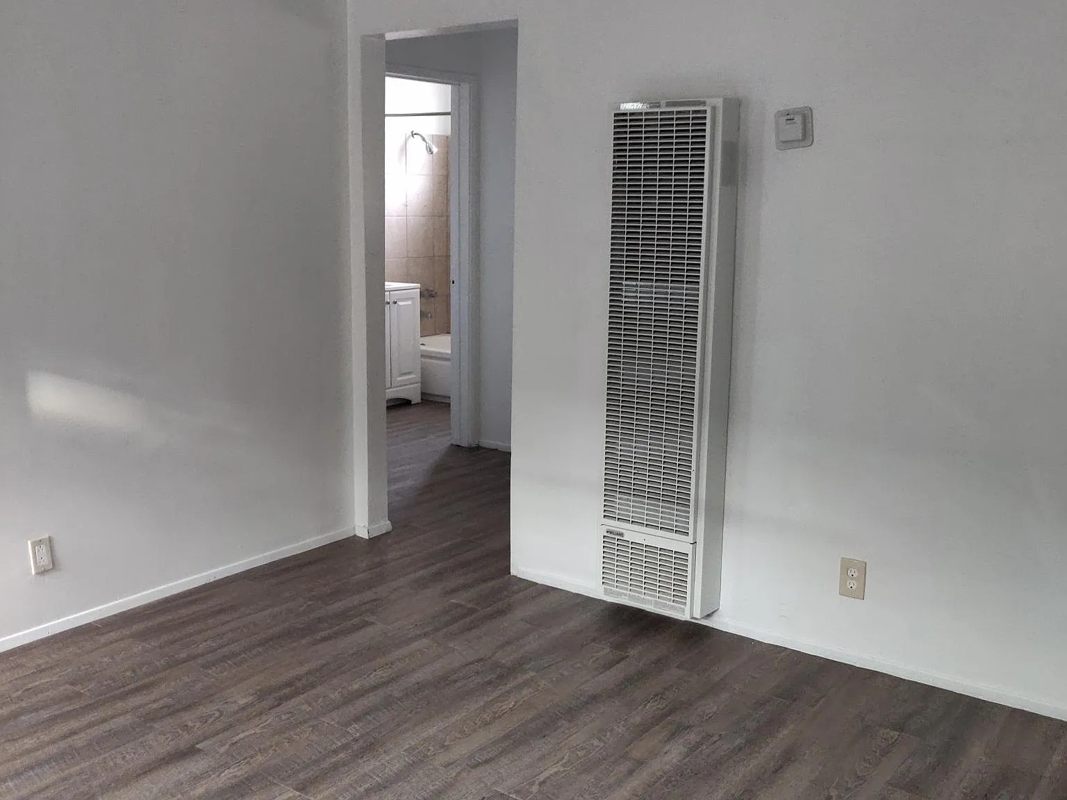 2 bed, 750 sqft, $2,200 — Photo 3