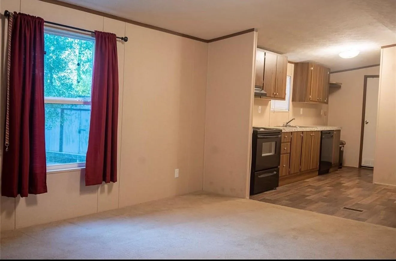 3 bed, 2.0 bath, 1064 sqft, $1,350 — Photo 4