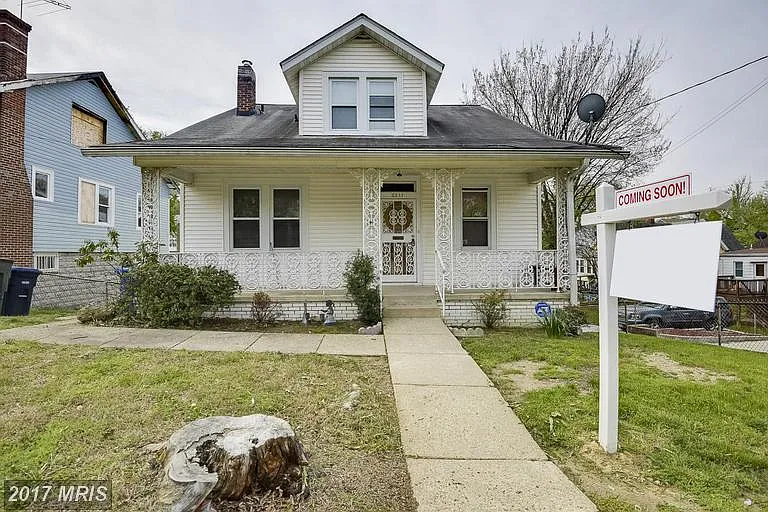 2211 R St SE photo 1