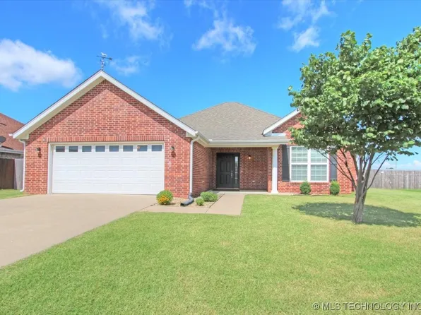 915 Terri Dr, Bartlesville, OK 74006