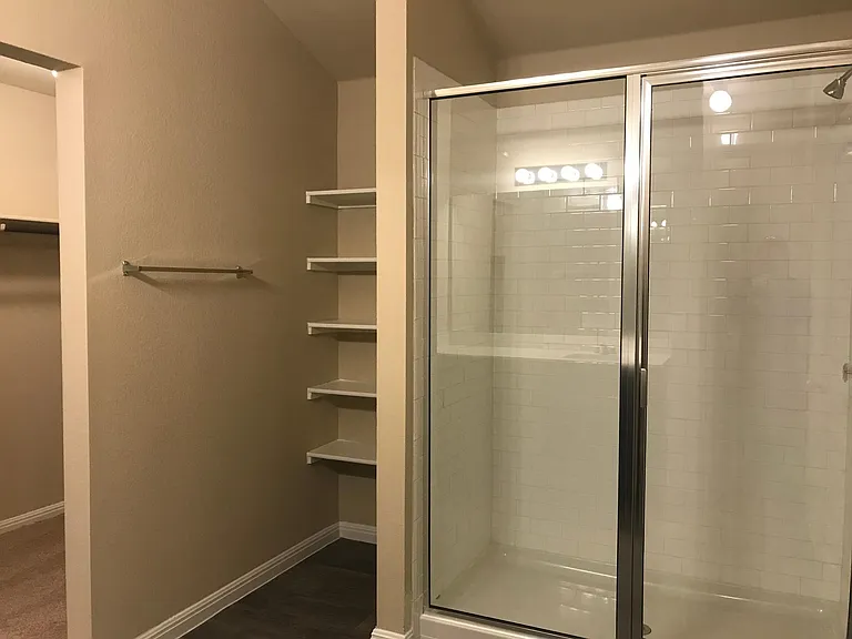 10704 Losoya Cv — Photo 15