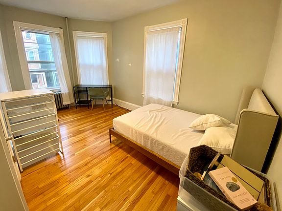 4th image of 12 Oswald St #1