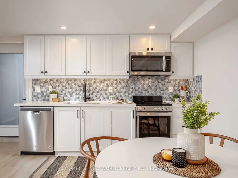 46 Emerson Ave #LOWER — Photo 4