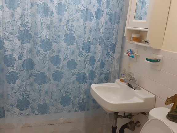 3rd image of 96 Abner Ct Unit B