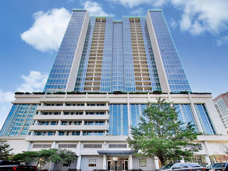 1st image of 1629 S Prairie Ave #805