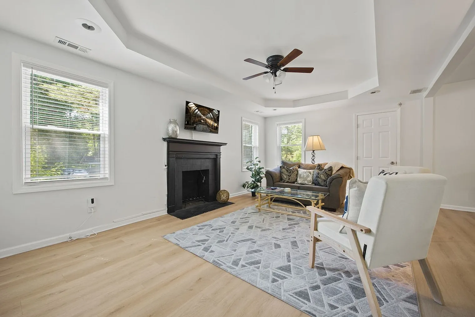 3 bed, 2.0 bath, $4,246 — Photo 1