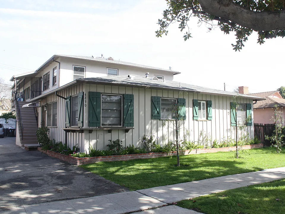 4250 Sawtelle Blvd #B