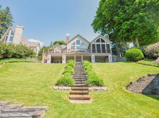14507 N Shore Dr, Valders, WI 54245