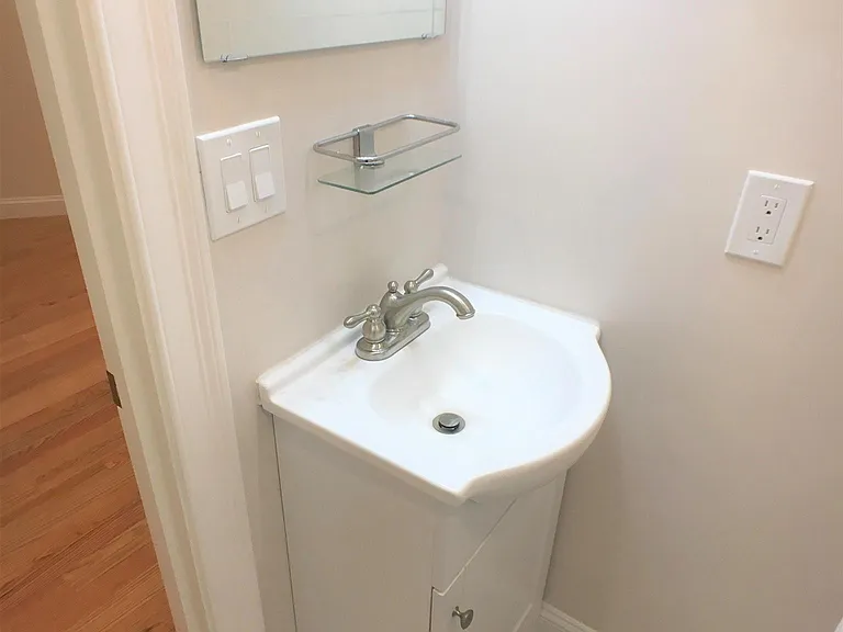 67 Temple St #2 — Photo 7