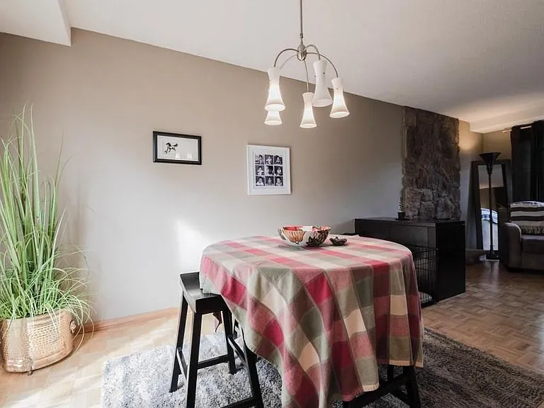 2102 Tamarin Trl — Photo 11