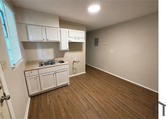 2nd image of 1537 Standridge St