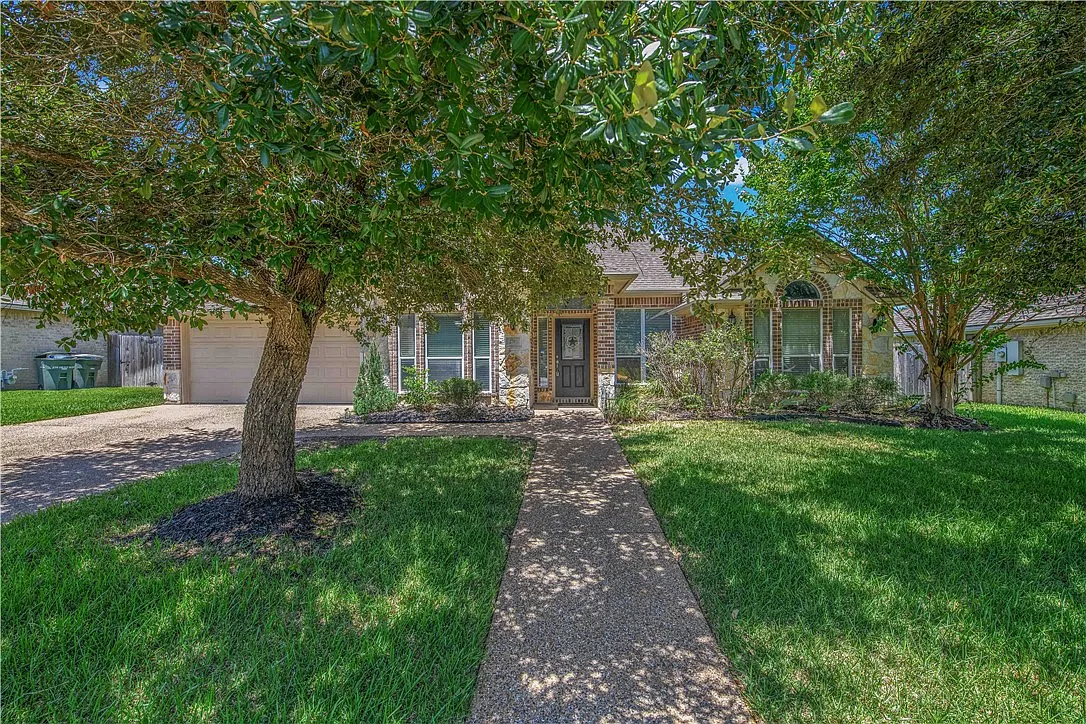 3 bed, 1868 sqft, $2,600 — Photo 1