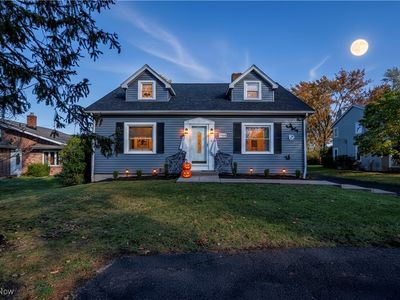 2063 Columbia Rd, Westlake, OH, 44145