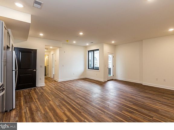 2nd image of 2411-19 Kensington Ave Unit 306