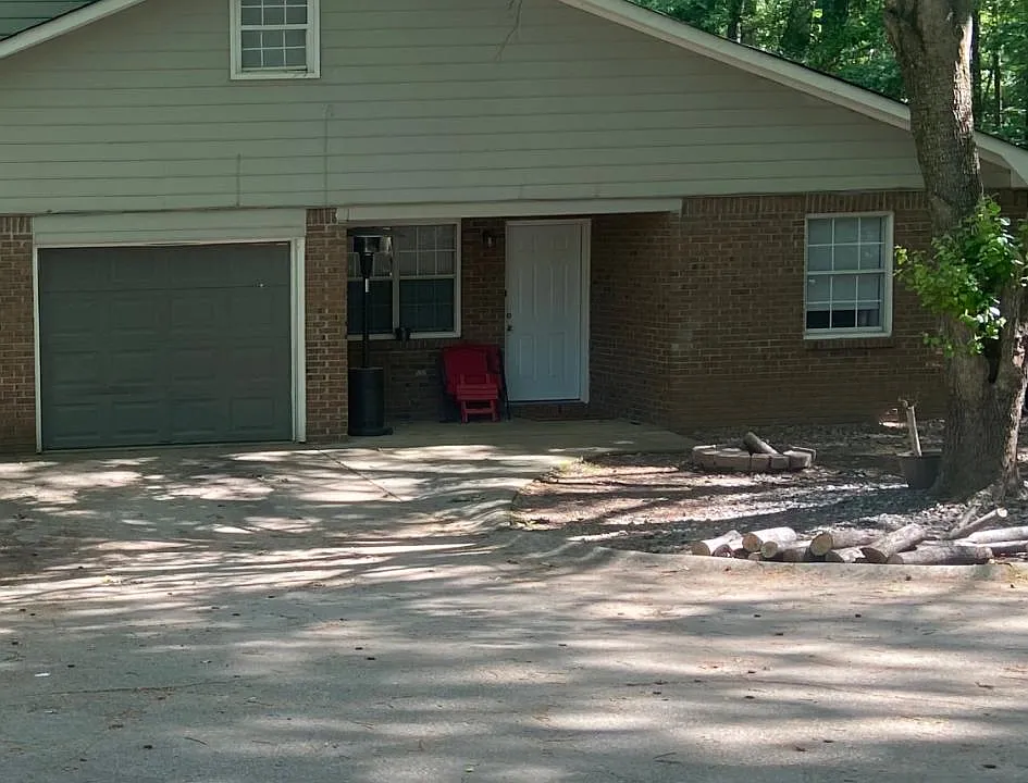 1987 Oakwood Dr