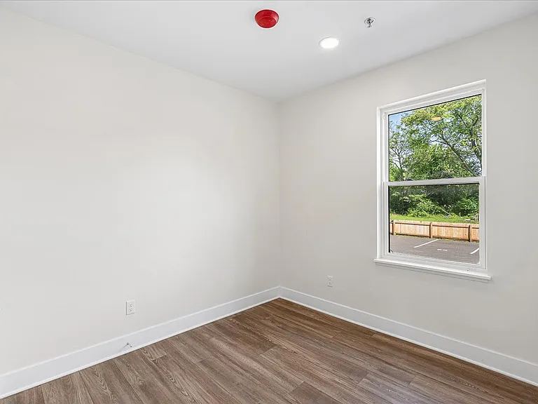 4735 Rohns St #4A — Photo 9
