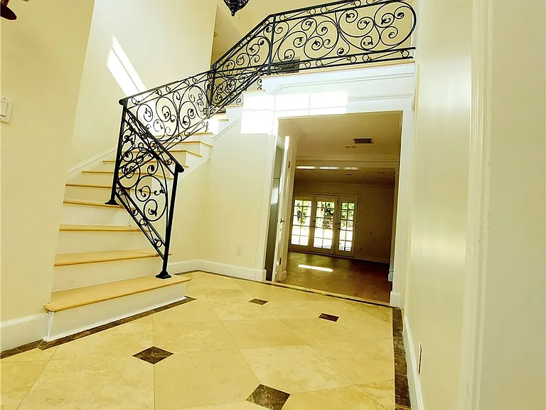 16545 Park Lane Cir — Photo 6