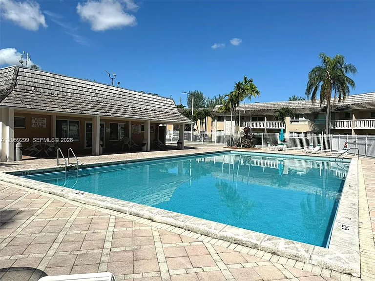 7400 Miami Lakes Dr #D206 — Photo 16